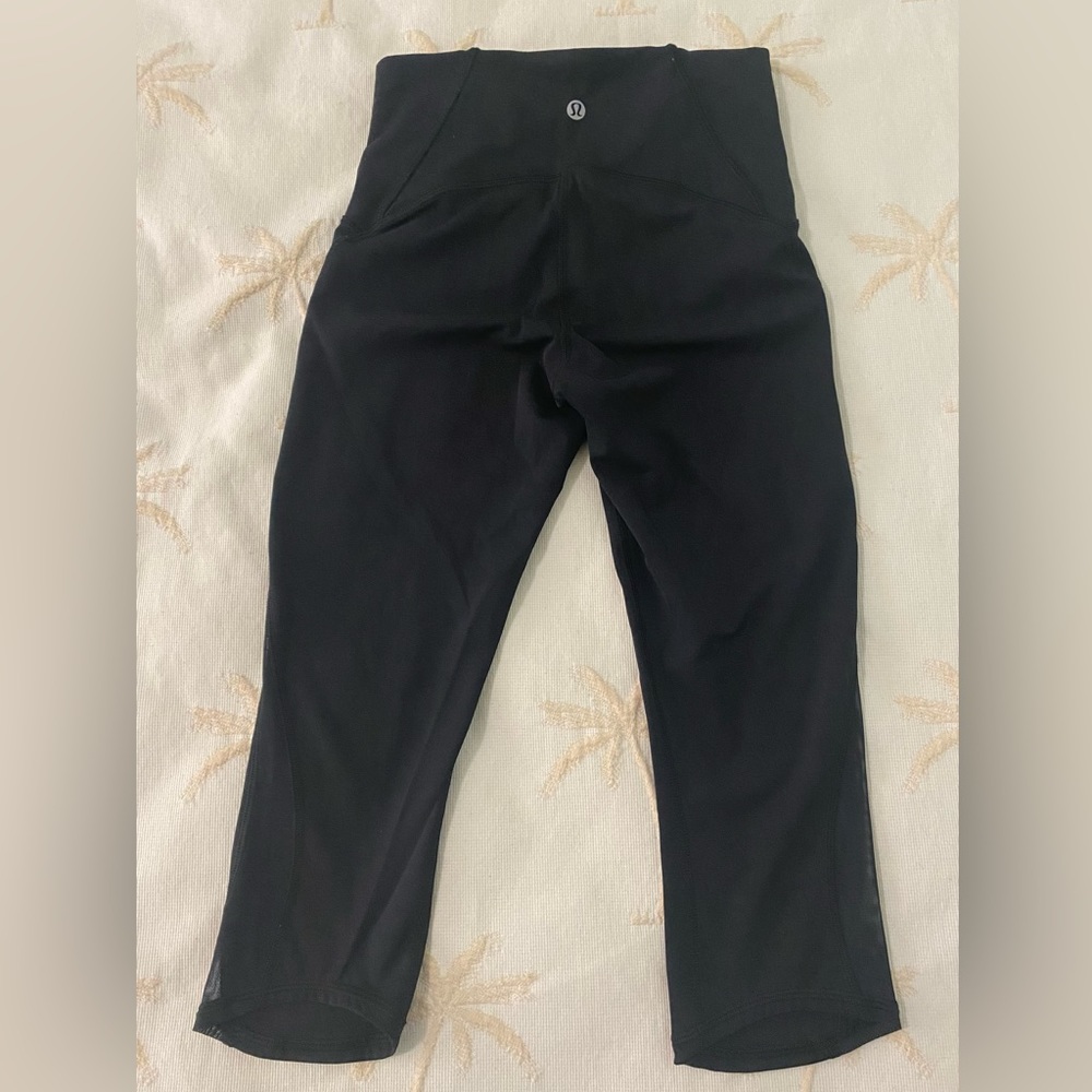 Lululemon exercise crop pants